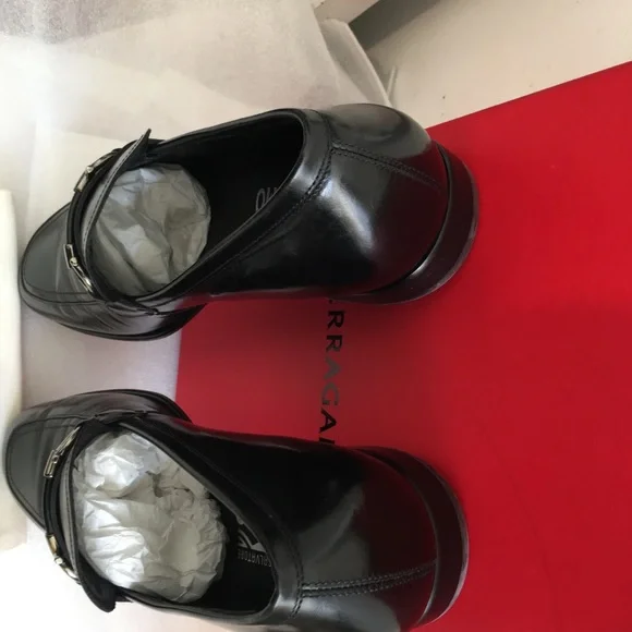 Salvatore Ferragamo Black Leather Men's Loafers. Made in Italy. Side 9